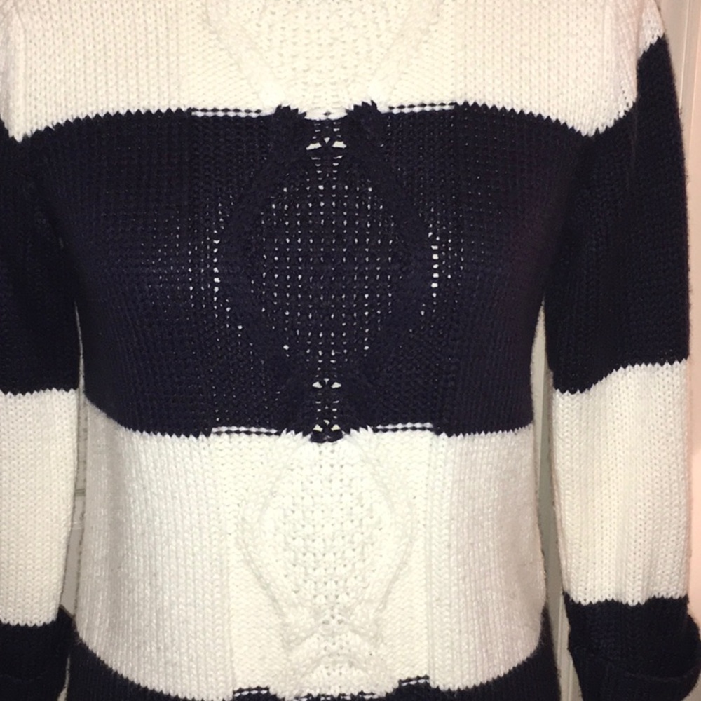 Sweater - Picture 5 of 5